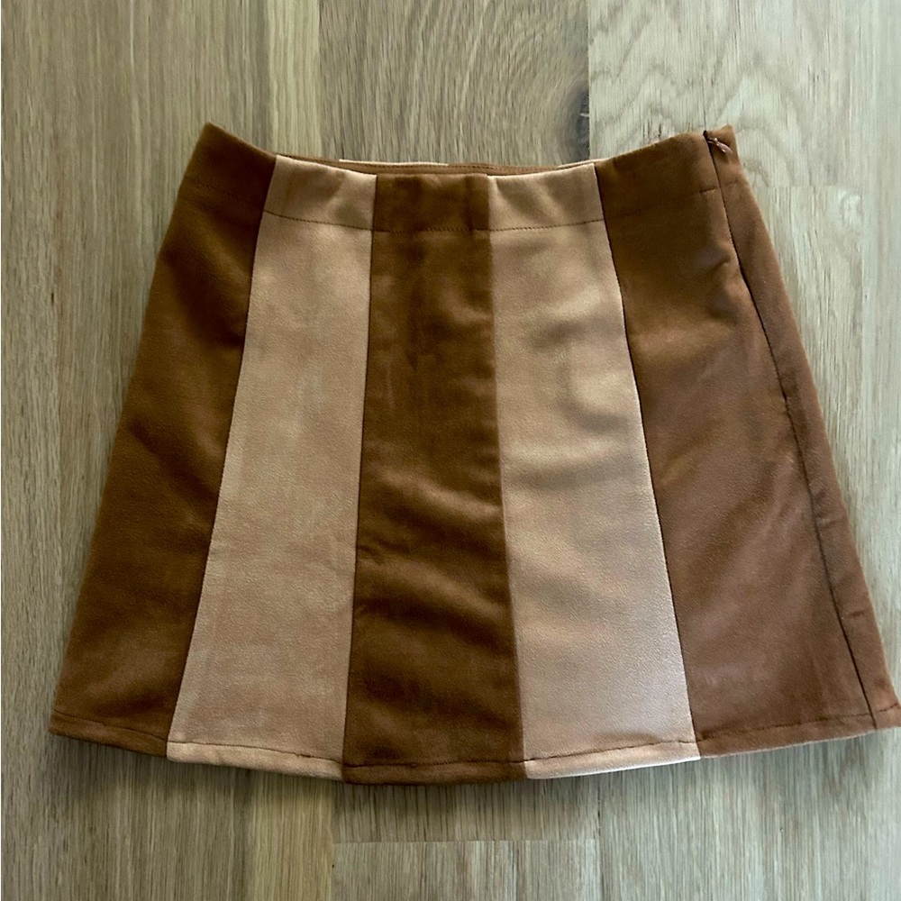 Le Lis Faux suede skirt